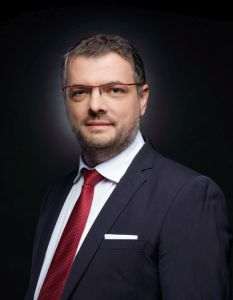 Robert Uzună - Vicepreşedinte Corporate Affairs UB